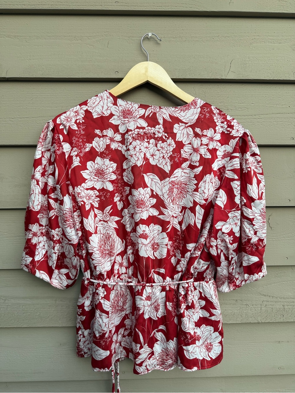 "'Rebecca Minkoff wrap blouse red w/white floral pattern size L NWT - Picture 7 of 8